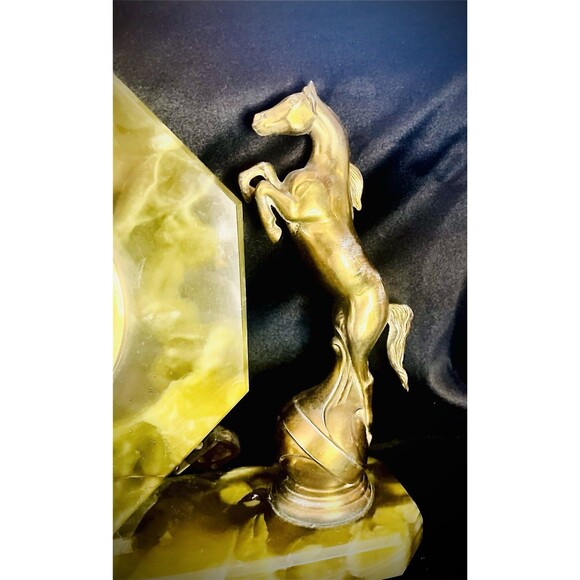 Antique Estate Piece Onyx Art Deco Circa '38 Master Crafters Horse Mantel Clock - Picture 2 of 8